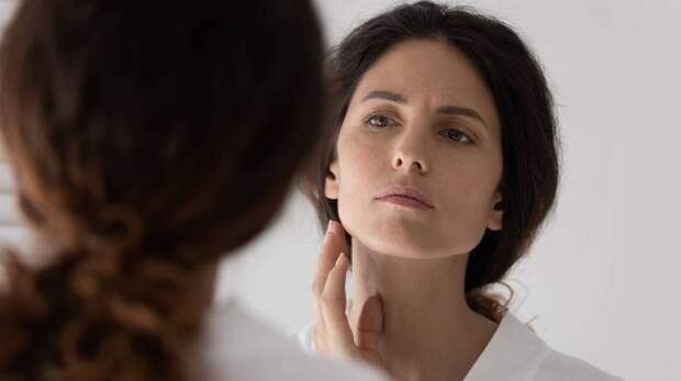 Врач назвала самую важную процедуру для кожи после зимы