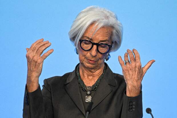 Вопрос смены главы Европейского ЦБ задумали решить до ухода Макрона с поста президента