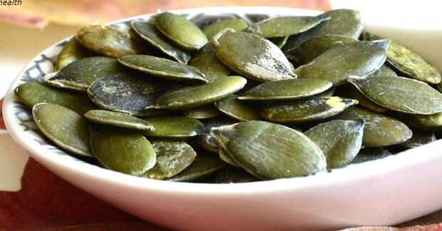 Что будет с организмом, если переесть полезных тыквенных семечек