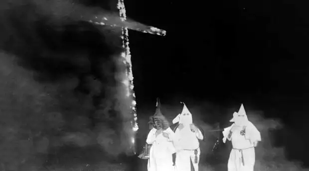 «Проявление социального реваншизма»: что стоит за деятельностью ку-клукс-клана в США