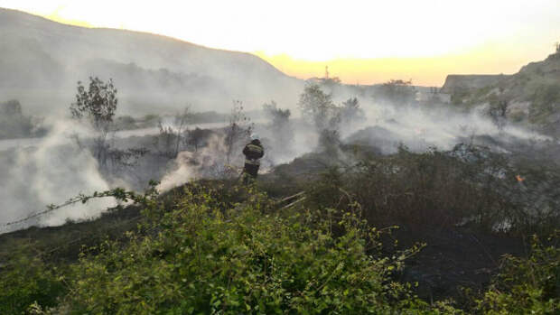 За сутки огнеборцы Севастополя ликвидировали несколько возгораний травы (ФОТО)