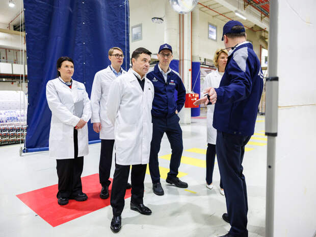 В Лобне открыли центр по сборке оборудования для упаковки молока — Воробьев и Лут представили первый модуль