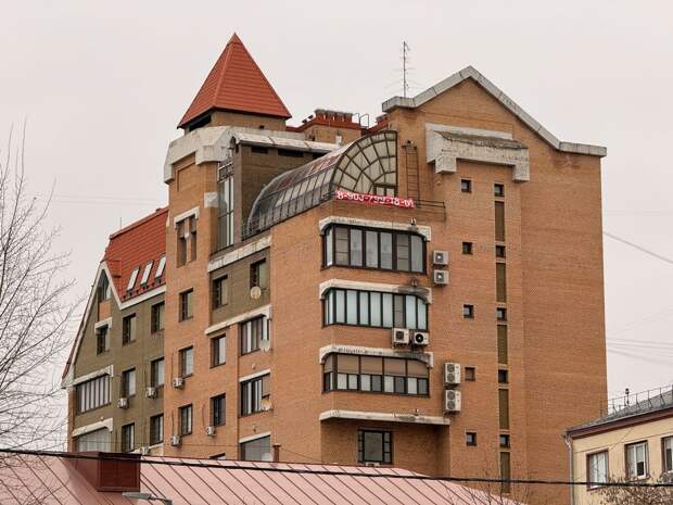 Лурье по документам остается собственником квартиры, купленной у Долиной