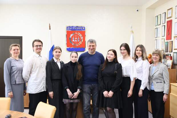 Иван Носков познакомился с проектами Менделеевских классов