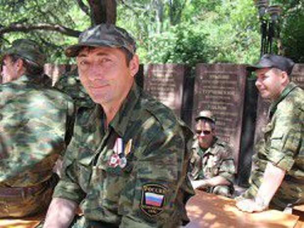 Керчь: ополченцы получили медали "За возвращение Крыма"