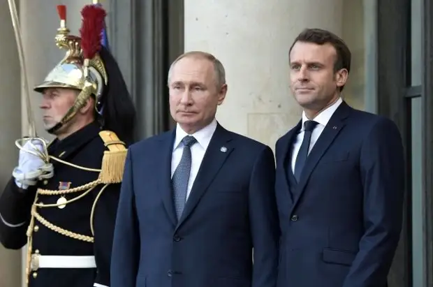 Путин поздравил Макрона с переизбранием на пост президента Франции