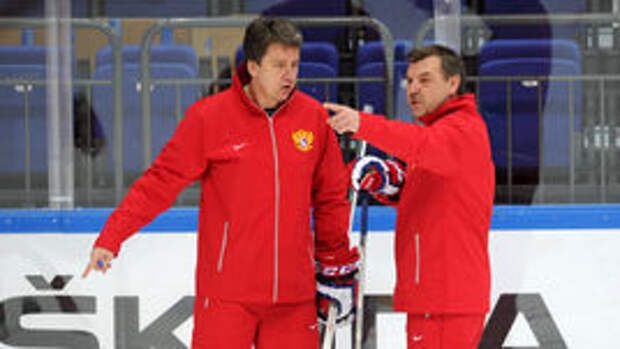 Главный тренер сборной России Олег ЗНАРОК (справа) и его помощник Харийс ВИТОЛИНЬШ.