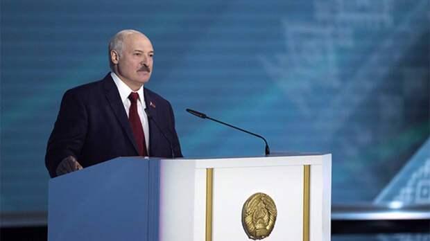 Лукашенко: НАТО стояла бы у границ России в случае прихода оппозиции к власти в Белоруссии