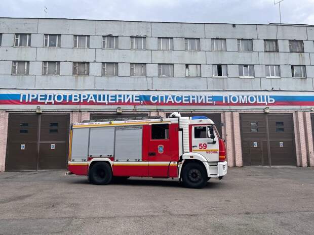 В подъезде дома на Сухонской полыхал электросамокат