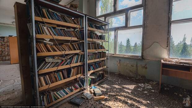 Заброшенная заводская библиотека