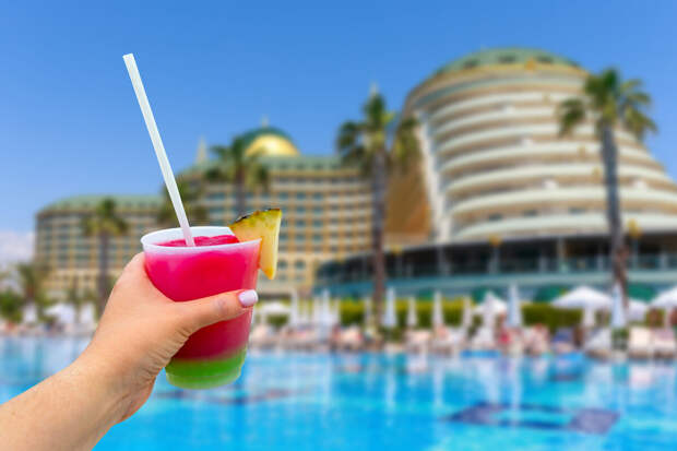 OneTwoTrip: россияне начали чаще выбирать отели "все включено" с низким чеком