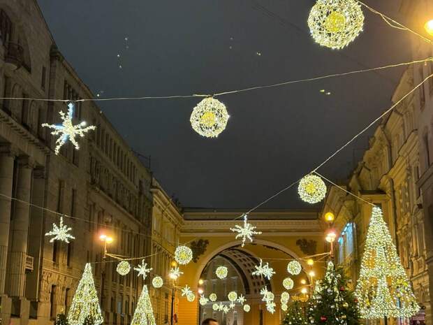 В новогоднюю ночь на улицы Петербурга выйдут 3 тысячи полицейских