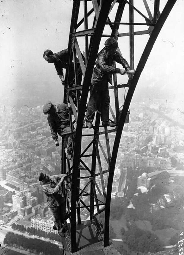 Покраска Эйфелевой башни, 1932 год
