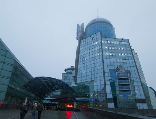 Самый высокий вокзал Европы находится в Самаре (Россия).