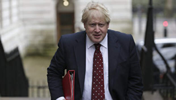 Министр иностранных дел Великобритании Борис Джонсон на Даунинг-стрит в Лондоне