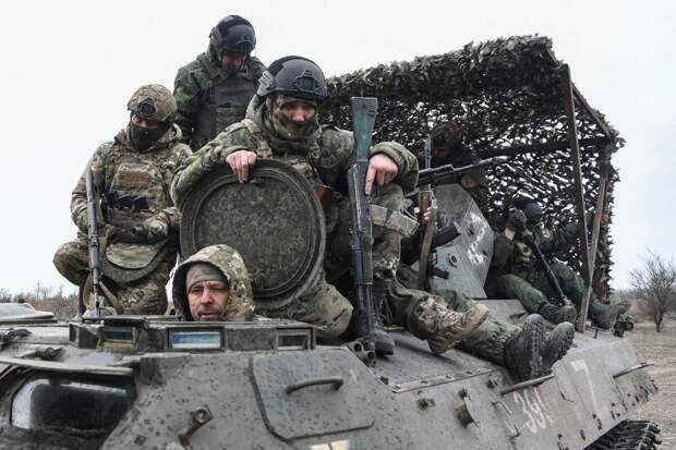 Похоже, ситуация в рядах украинских войск действительно печальная. Уже неоднократно сообщалось, что на разных участках фронта солдаты массово покидают свои позиции.-3