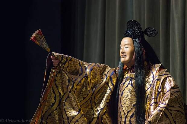 15. В Японии до сих пор существует "но" - древнейший вид японского драматического театра, для которого характерно использование масок. Он берет истоки еще в 14 веке. в мире, интересное, полезно, путешествия, страна, факты, фото, япония