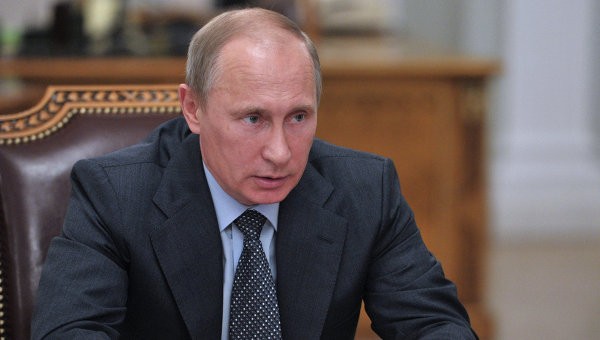 Путин поручил вернуть войска с учений в места постоянной дислокации Путин поручил вернуть войска с учений в места постоянной дислокации