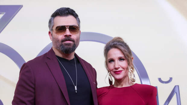 Брак под ударом? Ковальчук отреагировала на горячие танцы Чумакова с поклонницей