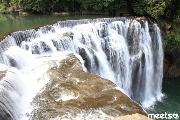 Shifen waterfall in Shifen, Taipei, Taiwan Shifen waterfall in Shifen