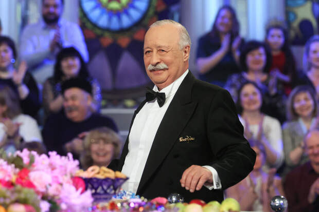 «Я обалдел»: Леонид Якубович рассказал, как под гипнозом заговорил на испанском и нашёл своего двойника-герцога