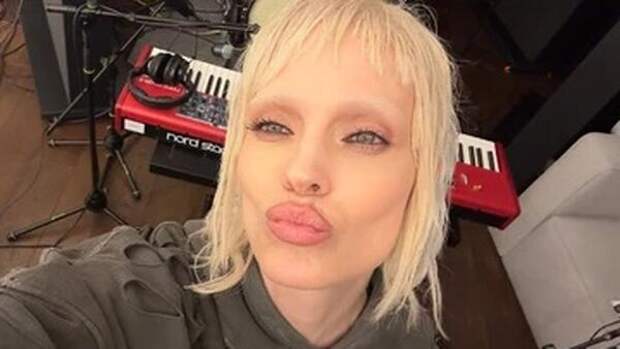 Глюк'оZа начала пить отвар из шишек: «Месяц на очистке»