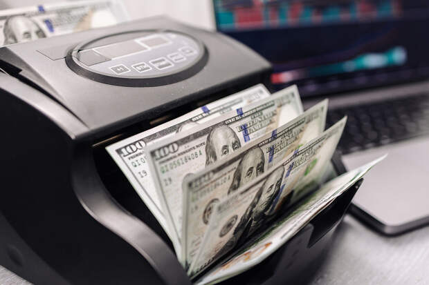 Bloomberg: трейдеры сделали рекордные ставки на обвал доллара США