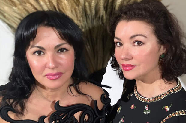 Певица Анна Нетребко вышла в свет с сестрой