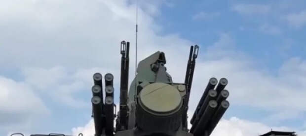 Зеленский отверг перемирие и готовит с военным командованием планы ударов по РФ к 9 Мая
