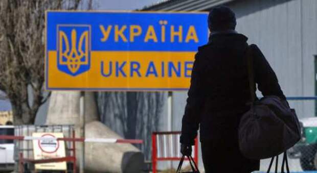 Украина заявила, что долг за военную помощь Польше «возвращён беженцами», в Польше возмутились
