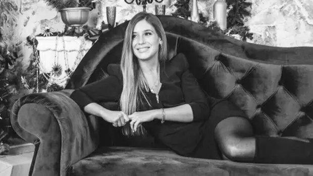 В Свердловской области прощаются с убитой из-за машины девушкой