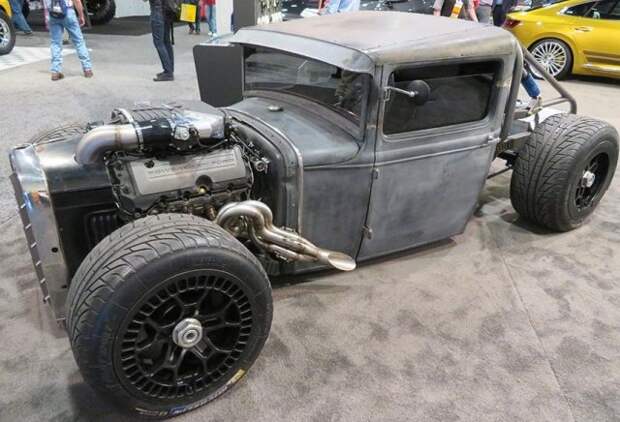 Автомобили на тюнинг-шоу SEMA 2018