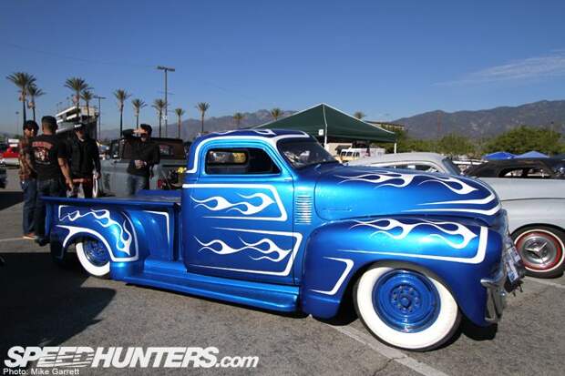 Hot Rod авто-шоу MOONEYES X-MAS PARTY 2011 (99 фото)