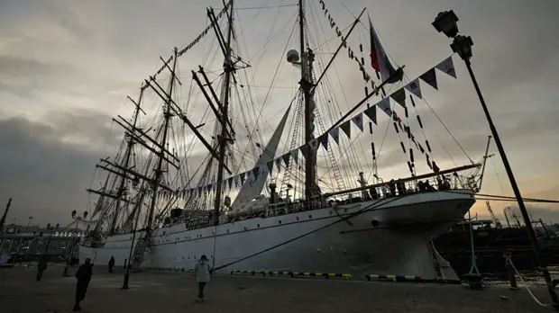 Путин поздравил экипаж парусника «Седов» с успешной экспедицией