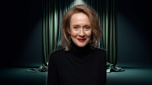 «Я влюбилась в его голос»: актриса, родившая в 46 от бывшего студента, о счастье наперекор осуждению