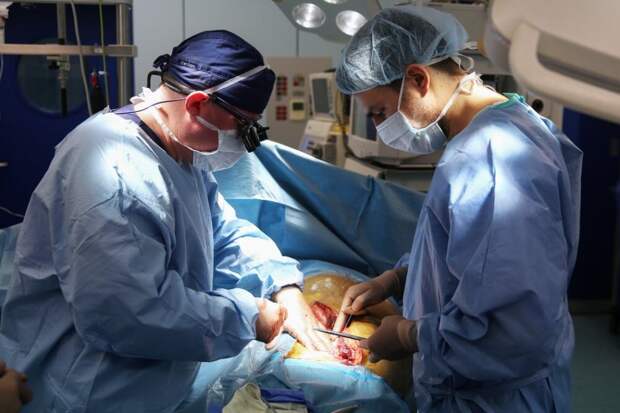 Трансплантологи из Щукина провели сложную операцию по пересадке печени