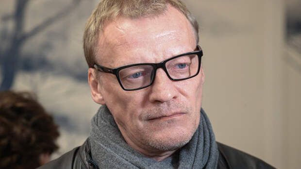 «30 лет»: жена Серебрякова поделилась редким фото с венчания в честь годовщины свадьбы