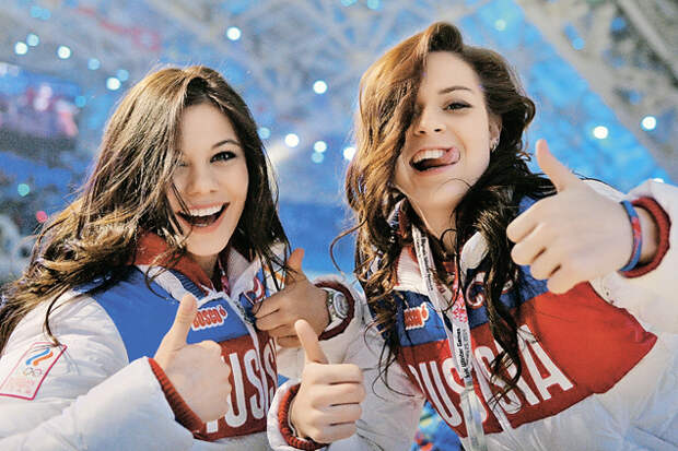 Подружки-чемпионки: Лена Ильиных (слева) и Аделина Сотникова.