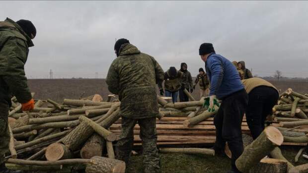 Фура стройматериалов и газель инструментов – евпаторийцы помогли крымский бойцам в зоне СВО