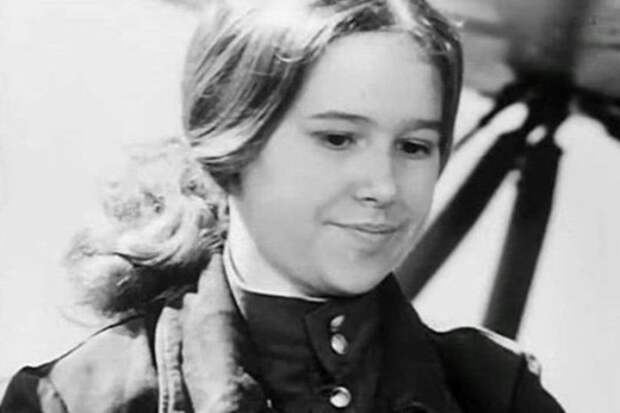 Евгения Симонова в фильме *В бой идут одни старики*, 1973 | Фото: rg.ru Евгения Симонова в фильме *В бой идут одни старики*, 1973 | Фото: rg.ru