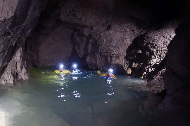 Что нашли ученые на глубине 2212 метров Абхазкой глубоководной пещеры?