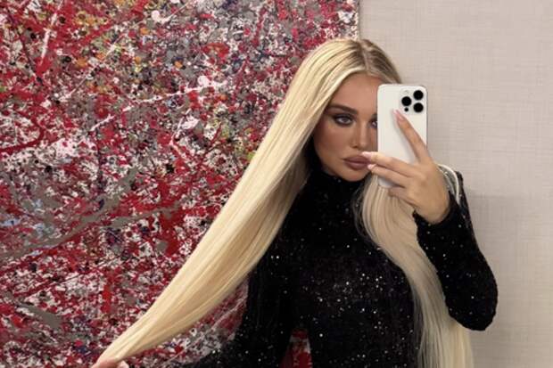 Певица Анна Седокова вышла в свет в сияющем облегающем платье