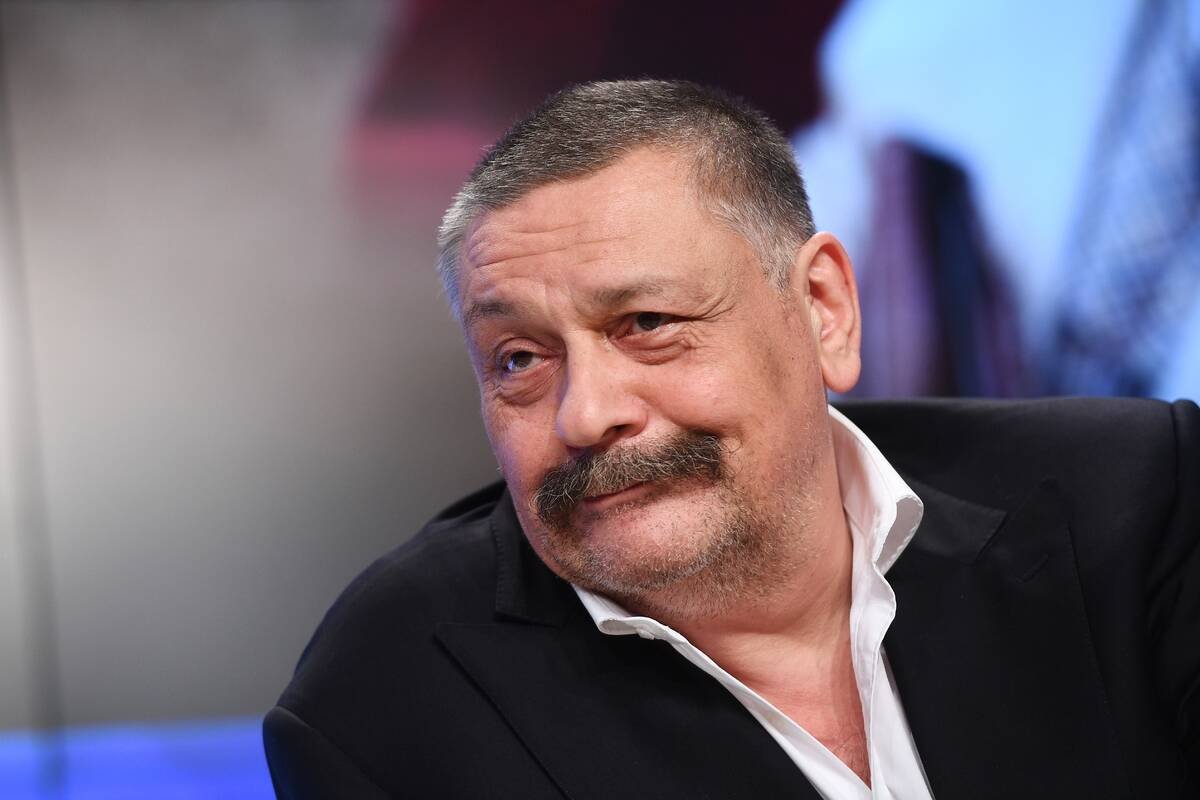 Беглецы Дмитрий Назаров, Алла Пугачева и Андрей Макаревич до сих пор получают пенсию в РФ