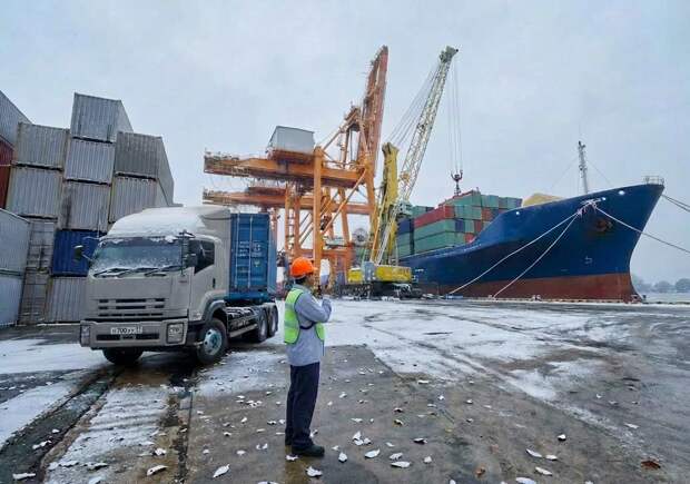 Корабль транспорта между частным капиталом и северным завозом. 13 трлн и 6% ВВП: под занавес Транспортной недели считали бюджетные (и не только) деньги, хвалили героев и «открывали» Арктику