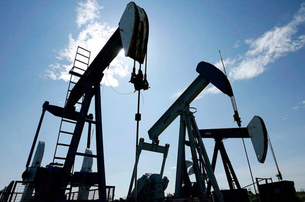 Нефть: шейхи против США. Почему в 2015-2016 годах цены на «черное золото» не будут расти?