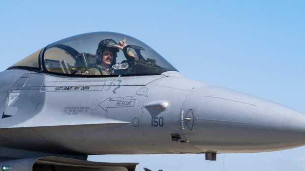 Иран сообщил об ударе по американским пилотам