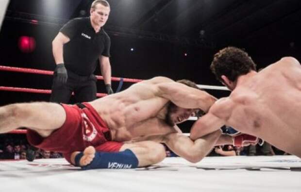 Махачев побил бразильца Рамоса на турнире UFC 242. ВИДЕО