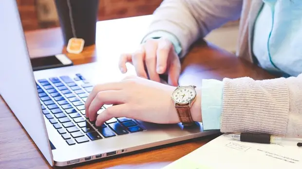 Экономист рассказал о влиянии онлайн-продаж на работу ТЦ и рынков