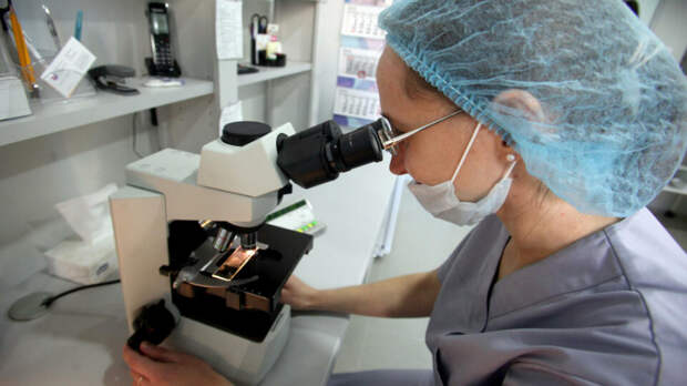 У белой пары родился темнокожий ребенок из-за ошибки в ЭКО