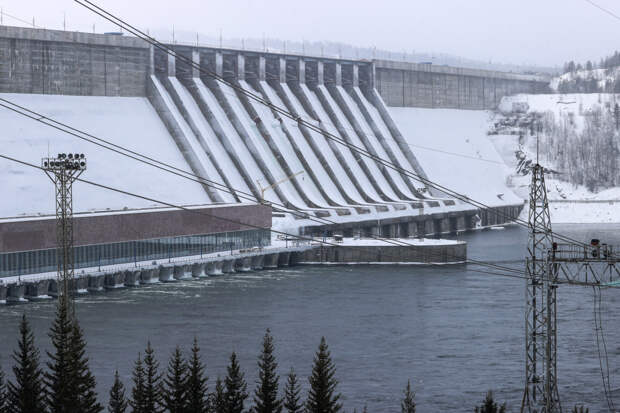 Очевидцы: На Нижегородской ГЭС вспыхнул пожар